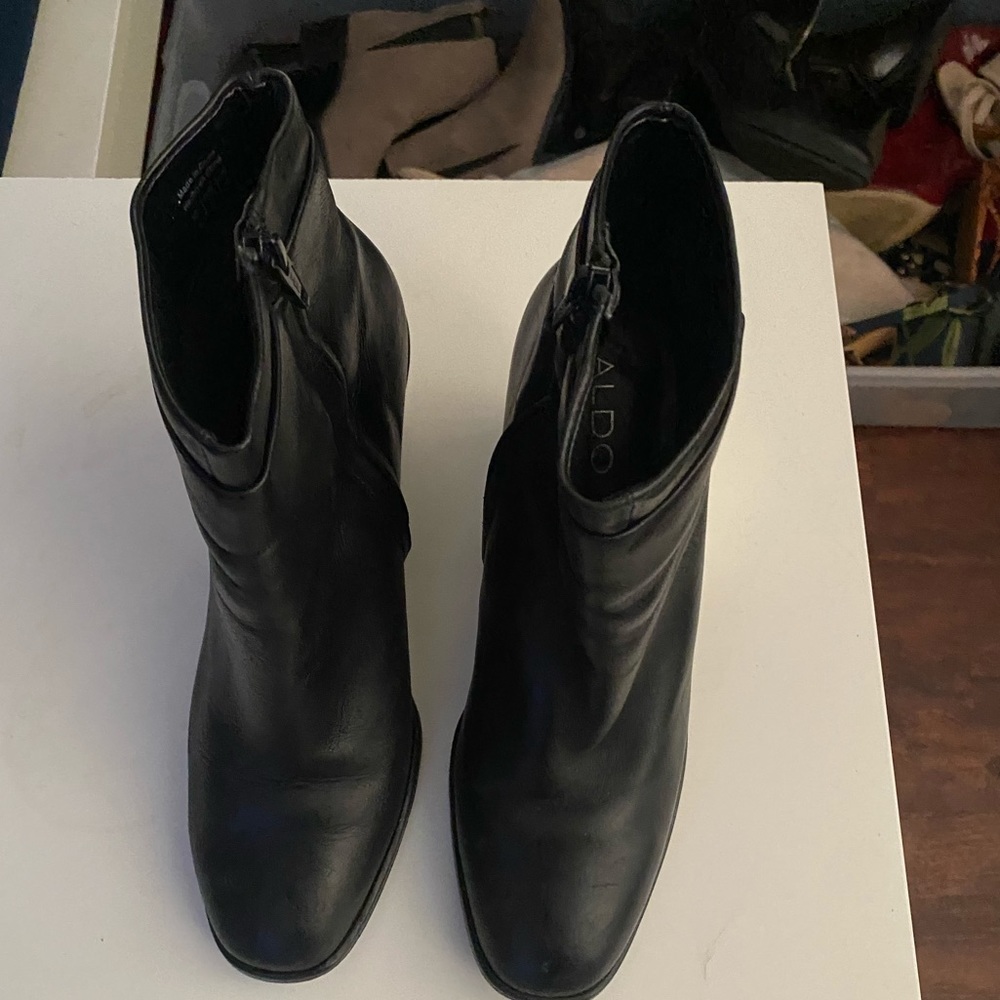 Leather ankle booties - Picture 3 of 4
